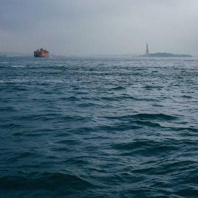 Hiến Pháp Cá Nhân: 'Bản Chỉ Dẫn' Để Không Đánh Mất Chính Mình