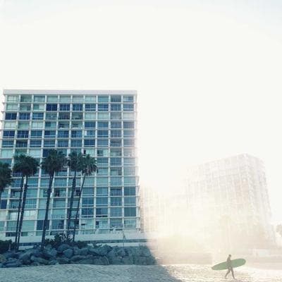 Bóng Tối Của Những 'Siêu Nhân' Không Ngủ: Khi Chuỗi Cung Ứng Bào Mòn Linh Hồn