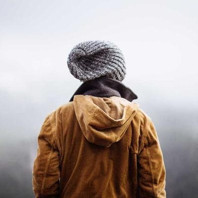 Nỗi Đau Ngọt Ngào: Tại Sao Não Bộ Chúng Ta Lại 'Nghiện' Sự Sợ Hãi Và Cay Xé Lưỡi?