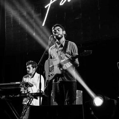 Thầy Ba 'phù thủy' và phép màu nước sạch từ lũ dữ